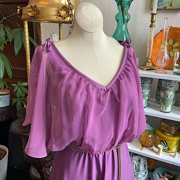 1970s Grecian Lavender Flutter Maxi Dress - Picture 3 of 6